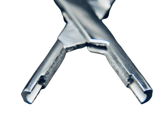 Metal Forceps (Dermal Holder)